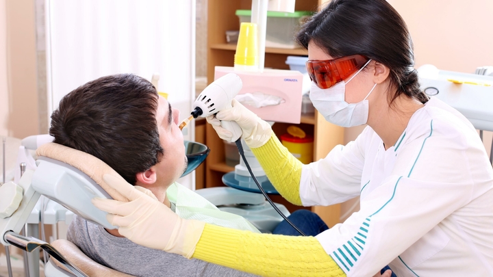 Стоматолог рассказала, как отличить хорошую пломбу от плохой