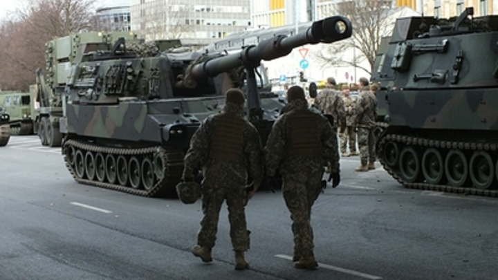 Британия направит войска к границе с Россией