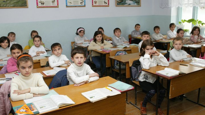 В Екатеринбурге родители обратились в УФСБ с письмом по поводу минирования школ