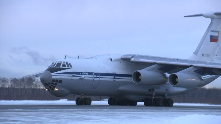 Первые самолеты с миротворцами из Казахстана прибыли в Подмосковье
