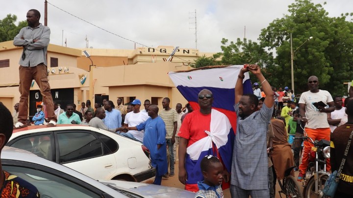 Нигер готов отражать вторжение: Закрыто воздушное пространство страны