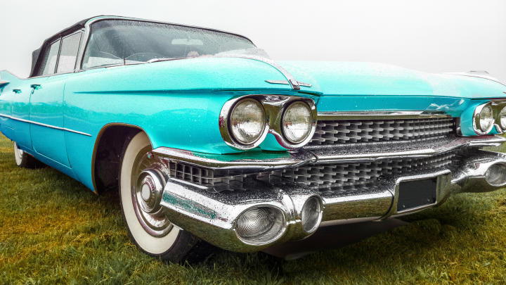 Машины - новые, водители - только молодые. Какую программу готовят автомобилистам России?