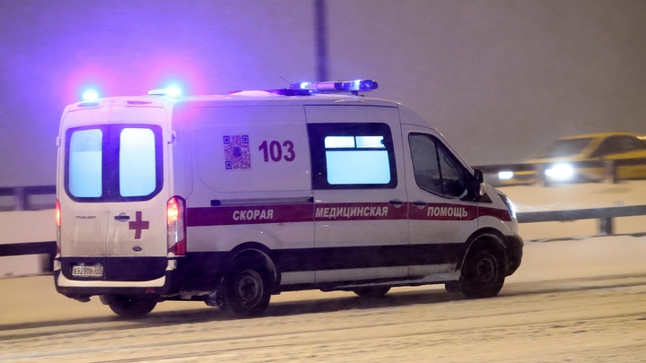 В Подмосковье маршрутка столкнулась с хвостом разворачивающегося грузовика