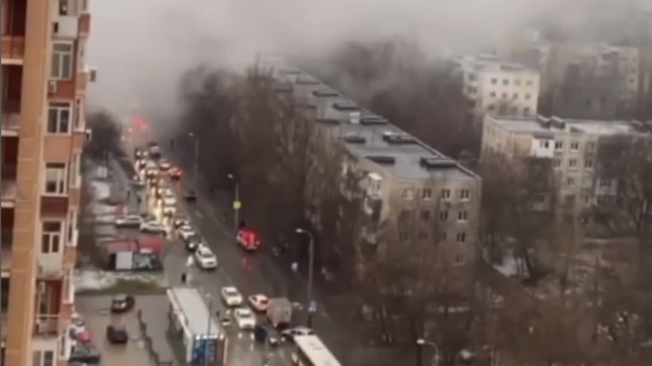 В Ростове на Западном целую улицу затопило кипятком
