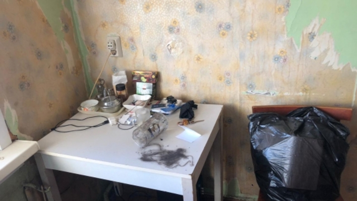 Пьяная сибирячка зарезала знакомого и спрятала его тело в шкаф