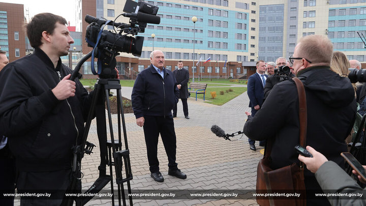 Лукашенко ответил Литве на ноты протеста из-за БелАЭС: Места в унитазах хватает