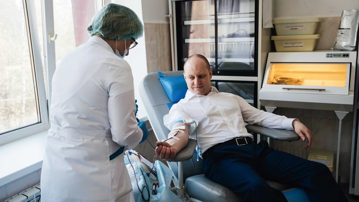 Глава г.о. Пушкинский Максим Красноцветов сдал кровь в День донора