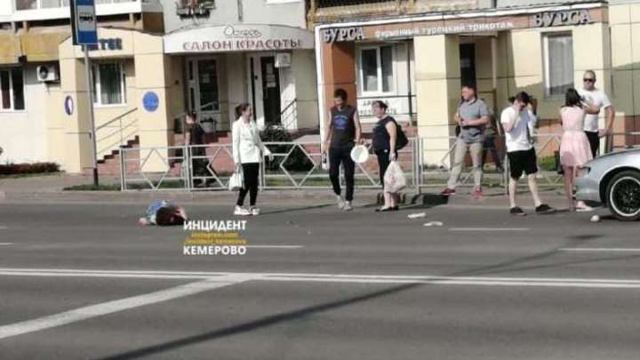 Пожилая женщина умерла под колесами автомобиля в Кемерове