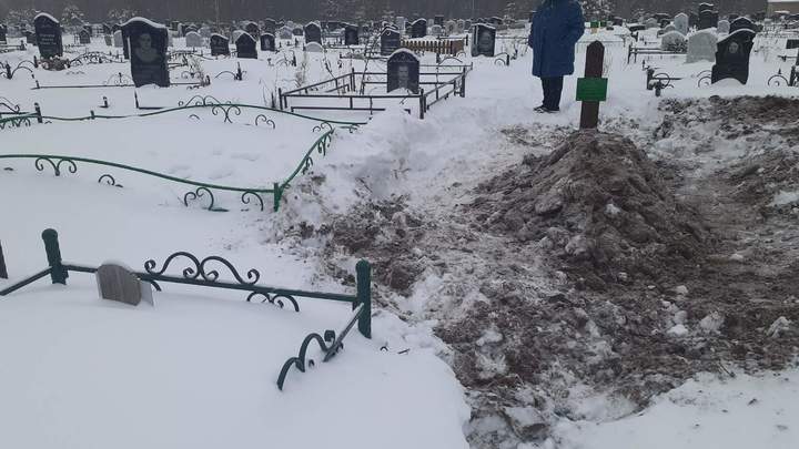 Родственникам предложено два варианта: Елабужские власти прокомментировали скандальные похороны ветерана