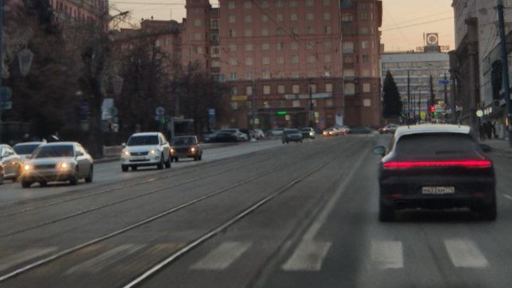 В Челябинске губернатор Текслер оценил ремонт трамвайных путей и не заметил главных недостатков