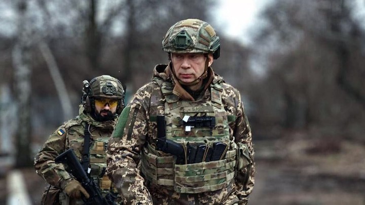 Зеленский потребовал от нового главкома ВСУ Сырского иного подхода к мобилизации