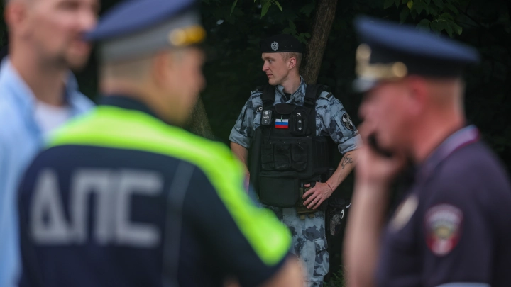 В Котласе пьяный мужчина набросился на патруль ДПС