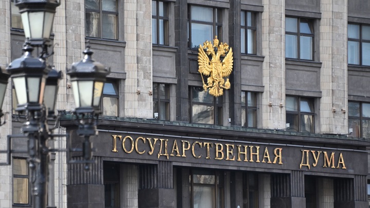 Пенсии, сдача на права, съём квартир: Что изменится в России с 1 апреля