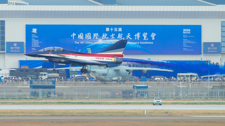 Теракт или несчастный случай? Таран на презентации Су-57 в Китае. Погибшие. Есть ли след Киева