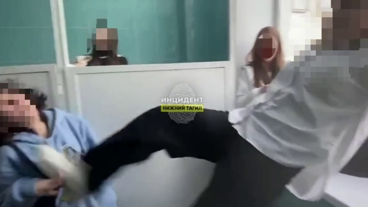 Избившая сверстницу в школьном туалете девочка из Нижнего Тагила записала обращение о провокации