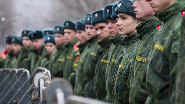 На границе с Ростовской области заметили украинских военных и боевую технику