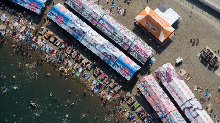 Трещат по швам: На пляжах юга России появилась новая проблема