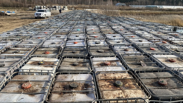 Из Заволжска вывезено более 1800 кубометров смоляных отходов и 12000 тонн шлама