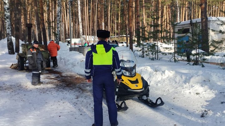В Свердловской области на лыжной базе женщину сбил мчащийся снегоход