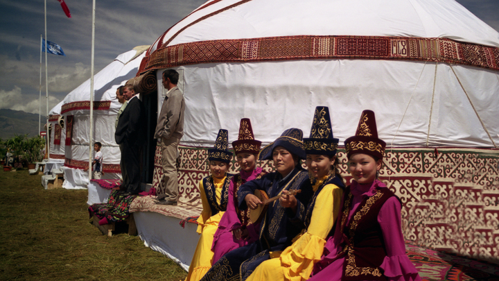 Массовая драка в Казахстане - национальный вопрос или бытовуха? Власти и журналисты не договорились