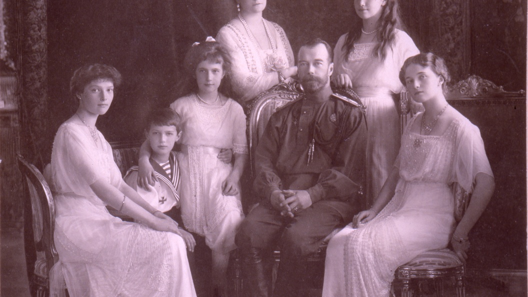 Памятник императору Николаю II и цесаревичу Алексею установлен в Новосибирске Памятник императору Николаю II и цесаревичу Алексею установлен в Новосибирске