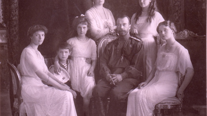 Памятник императору Николаю II и цесаревичу Алексею установлен в Новосибирске