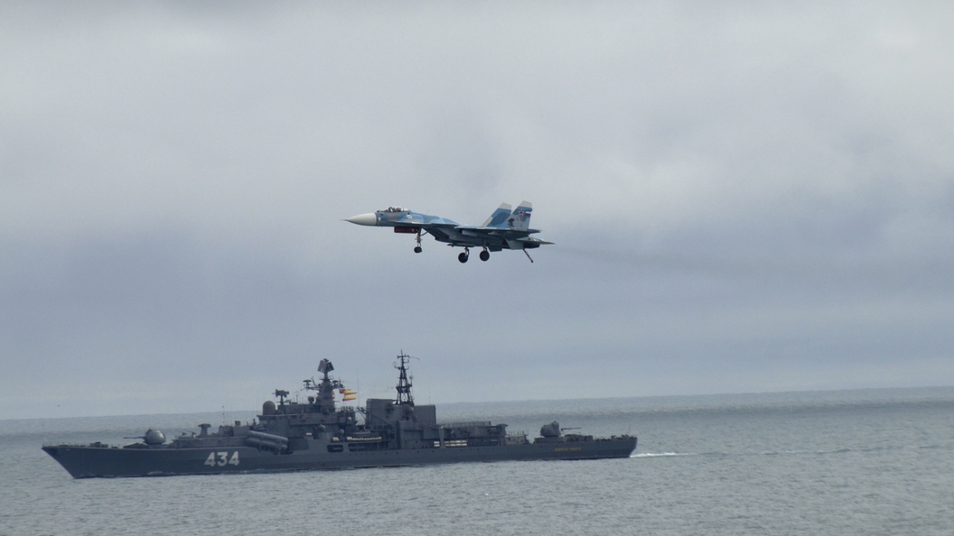 США приостановят все морские операции после столкновения эсминца с другим судном США приостановят все морские операции после столкновения эсминца с другим судном
