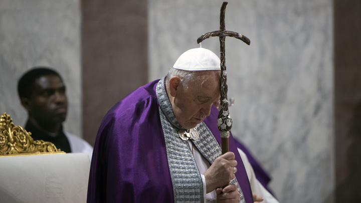 Папа римский попросил прощения у русских. Но тут же их унизил