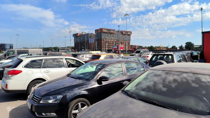 В Самаре у двух иномарок пропали зеркала. Когда и почему