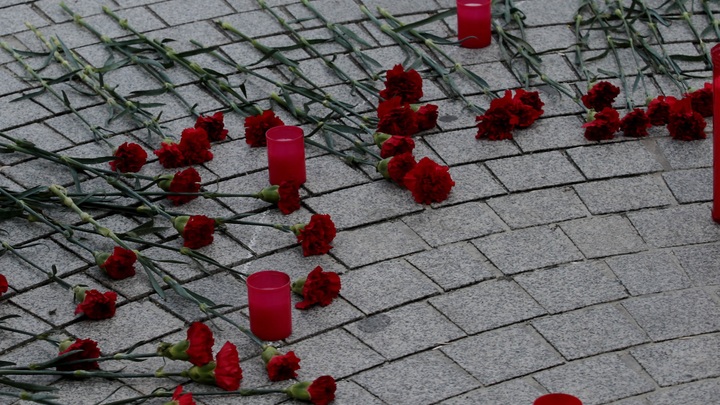 Молодёжь Запорожья и ДНР возложили цветы к Мемориалу погибшим детям Донбасса