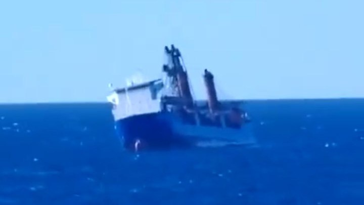 В Средиземном море утонул русский корабль: кого он мог везти, был ли взрыв, видео