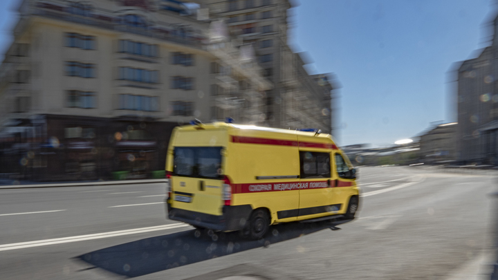 Угрожает взорвать: На Украине вооружённый мужчина захватил автобус с заложниками