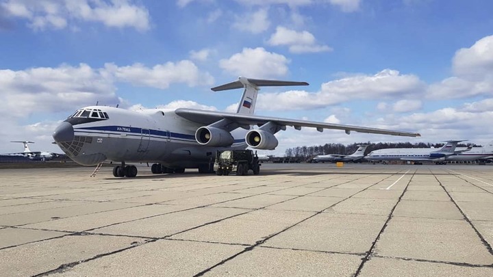На аэродроме Чкаловский приземлились самолеты из Судана с эвакуированными гражданами России