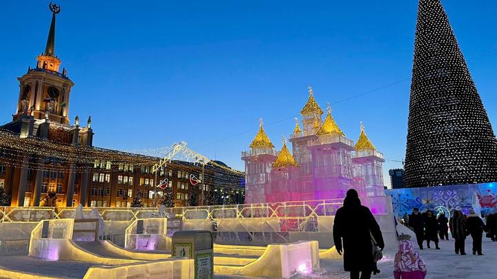 Власти придумали, как украсить улицы Екатеринбурга к Новому 2023 году