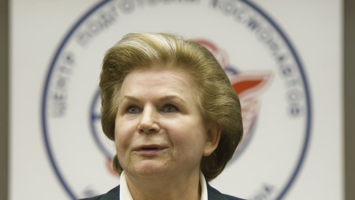 Гнусно оскорблять женщину: Шахназаров заступился за Терешкову, предложившую поправку в Конституцию