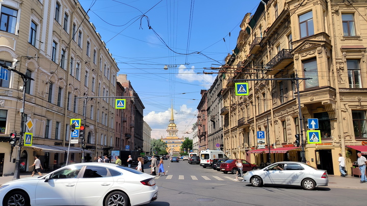 В центре Санкт-Петербурга обрушилось старинное здание