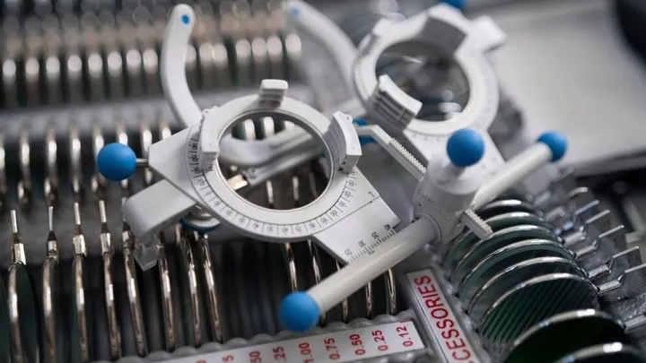 Сравнил себя со Стиви Уандером: певец Егор Шип почти потерял зрение