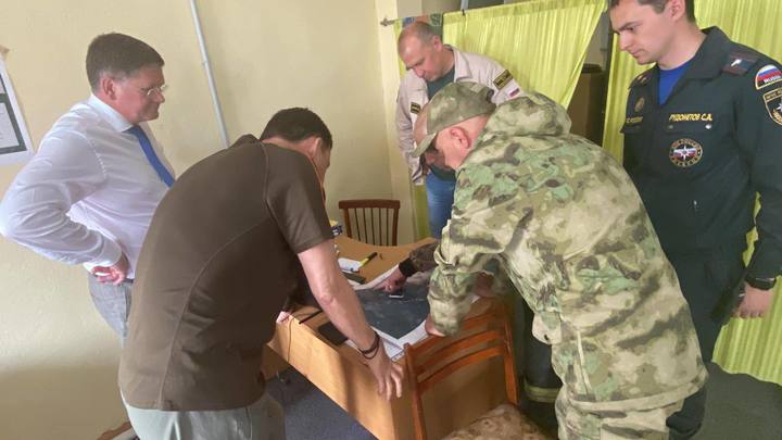 Губернатор Свердловской области срочно выехал в Березовский, где полыхают торфяные пожары