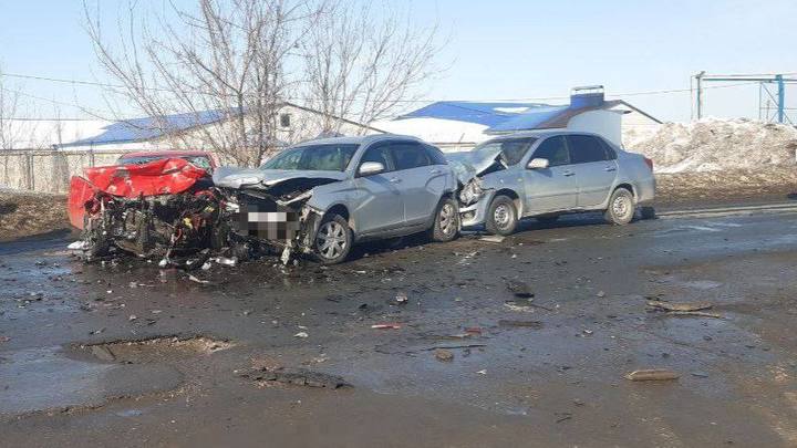 В Самарской области из-за ДТП на дороге разлился бензин