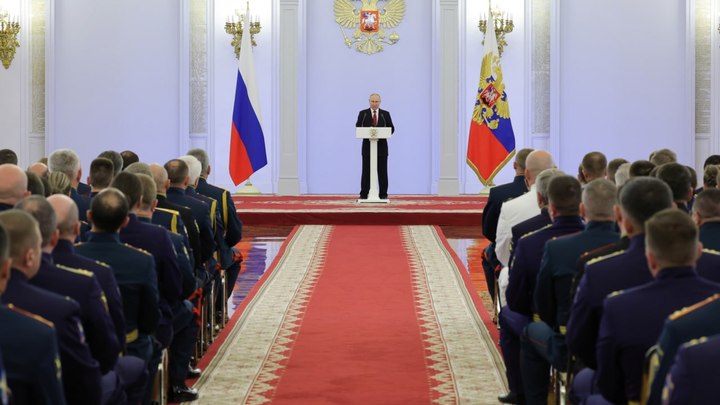 Верховный Главнокомандующий Владимир Путин: танки противника горят за милую душу