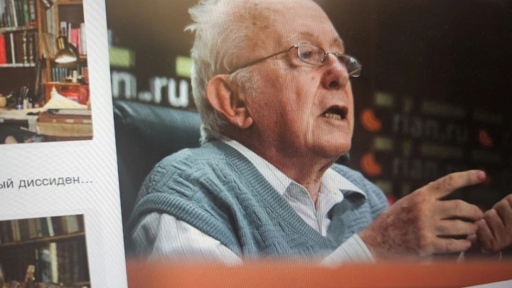 Рой Медведев. Досье