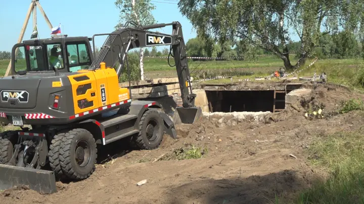 Замена труб на центральном водоводе в Раменском продолжается