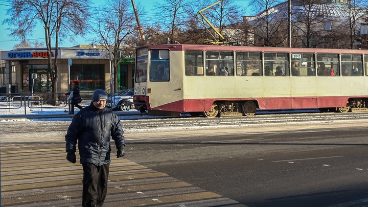 В Челябинске прямо на ходу загорелся трамвай