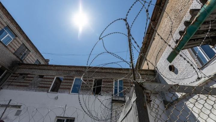 Поволок за волосы на кухню: в Коркино пьяный угрожал женщине ножом