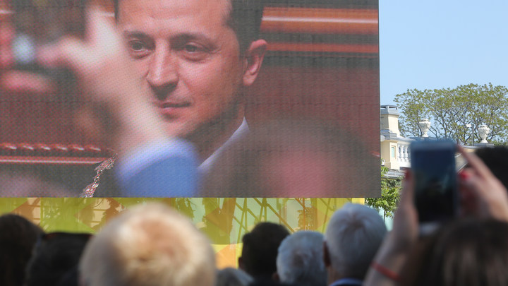 Провокация в Донбассе началась с форменной истерики Зеленского. Готовятся взять Крым?