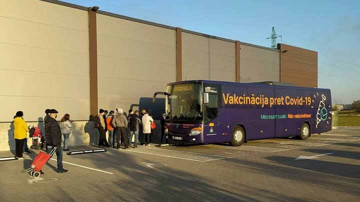 В крупных городах Кубани наблюдаются очереди на вакцинацию от коронавируса