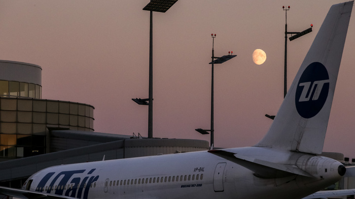 Не горели огни подхода к ВПП?: В UTair назвали причину жёсткой посадки самолёта в Усинске