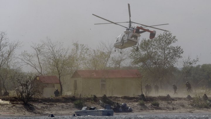 Обстрел аэропорта: Таджикские РСЗО ударили по окраинам Киргизии