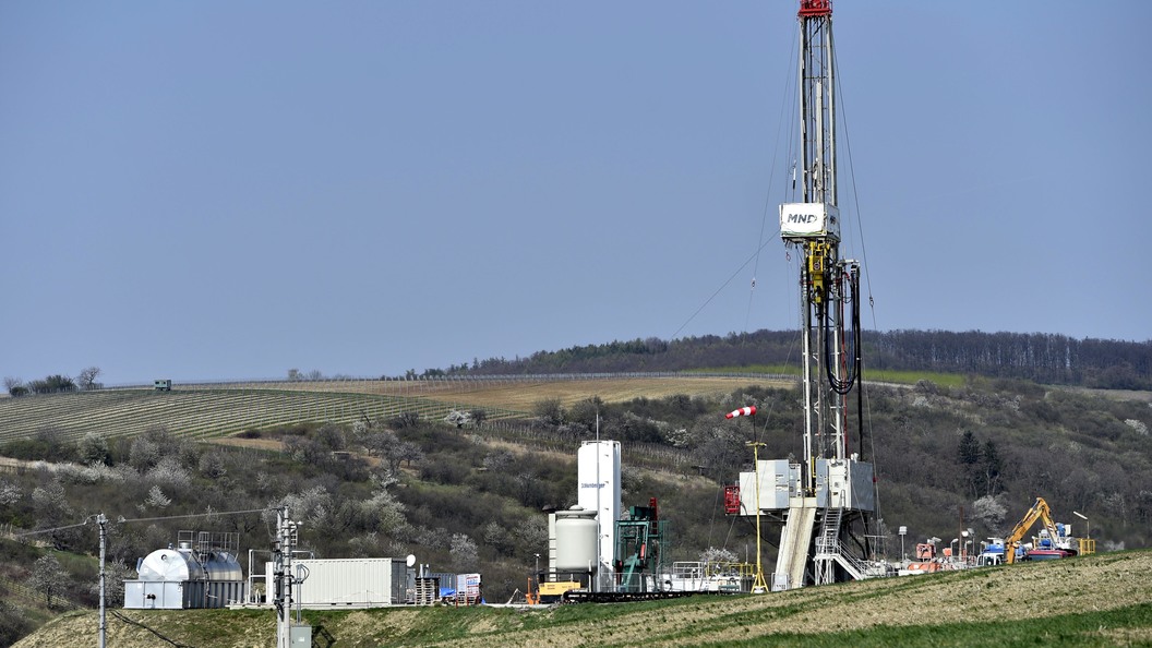 Schlumberger выкупает 51% акций российской буровой компании EDC Schlumberger выкупает 51% акций российской буровой компании EDC