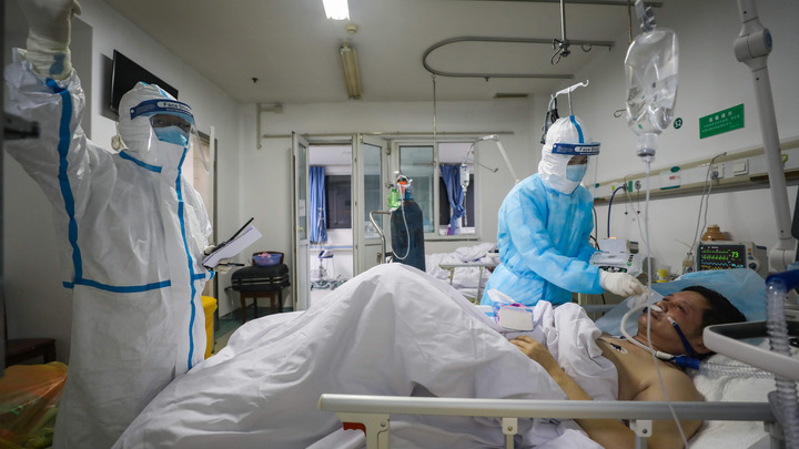 Синеватое лицо, боль в груди и затруднённое дыхание: Медики перечислили чрезвычайные признаки коронавируса